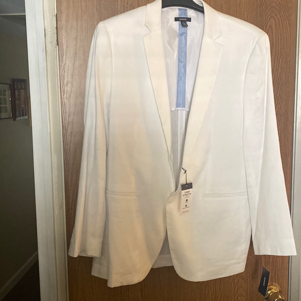 White linen stretch Alfani sports jacket and pants. New with tags